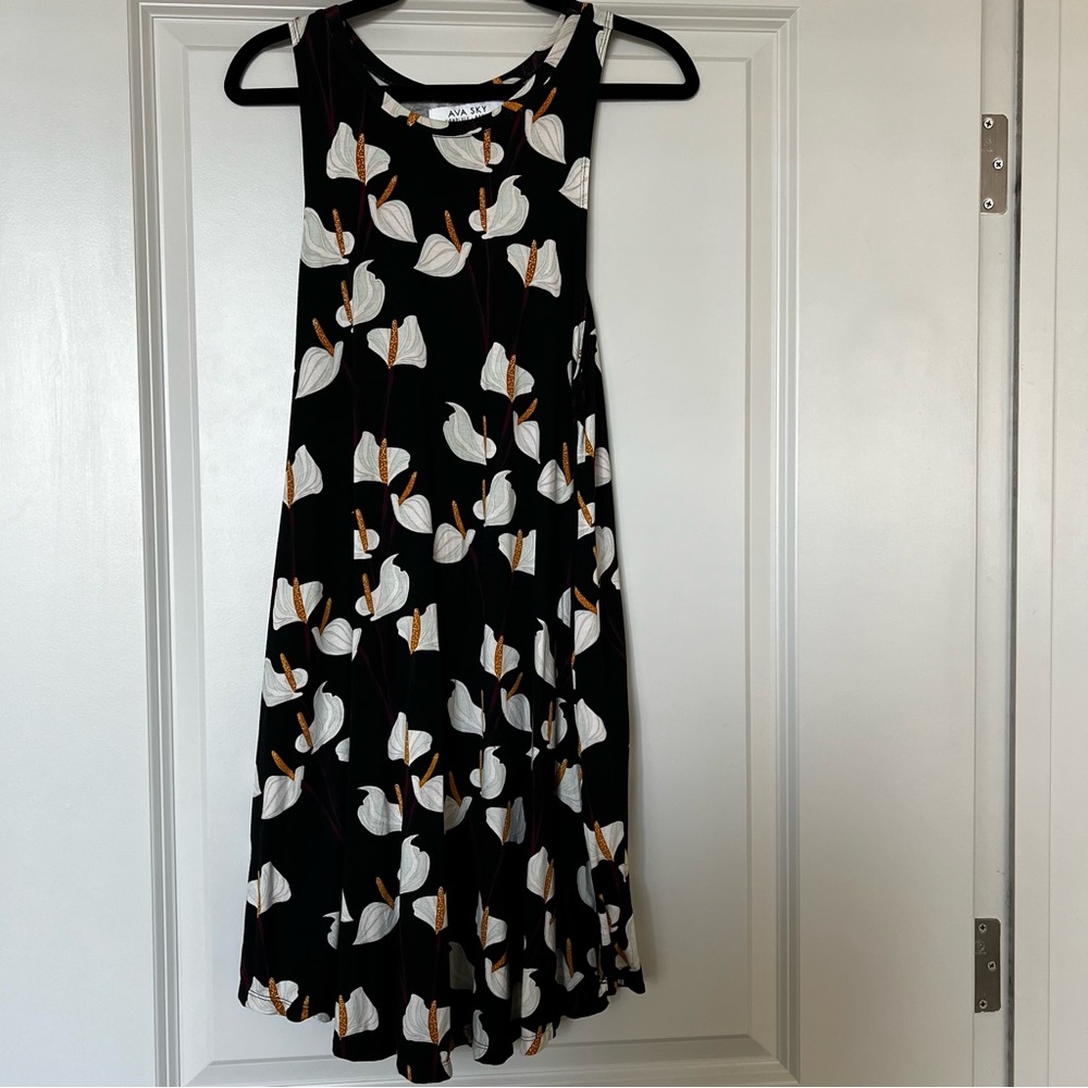 Ava Sky Dress Deja in Onyx Anthurium